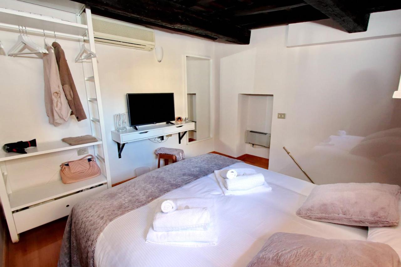 Rent In Rome Trevi Fountain Suite Extérieur photo